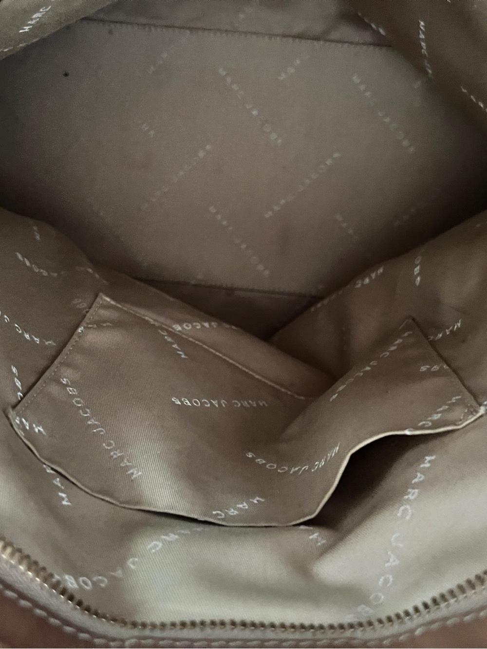 Marc Jacobs Brown Leather Tote Shoulder Bag with Gold Hardware - Picture 12 of 12